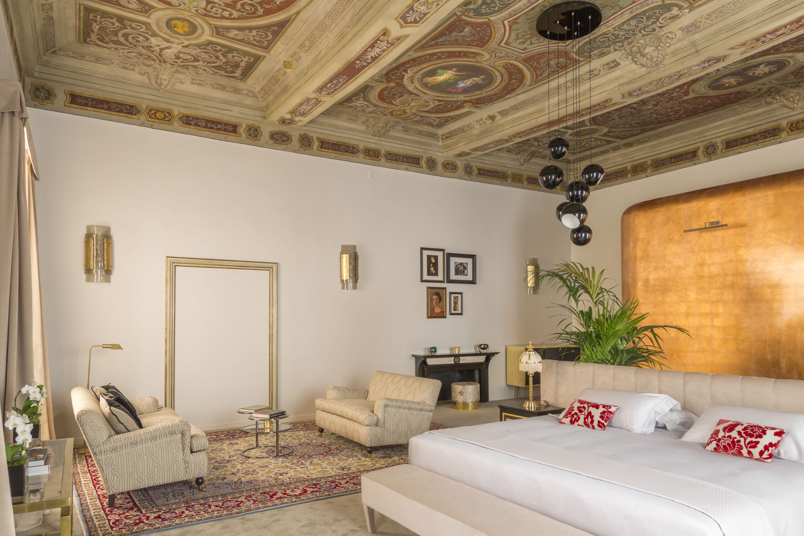 Historic Roman Getaway at Martivs Private Suites