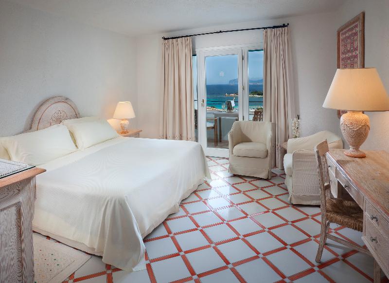 Hotel Romazzino luxury room