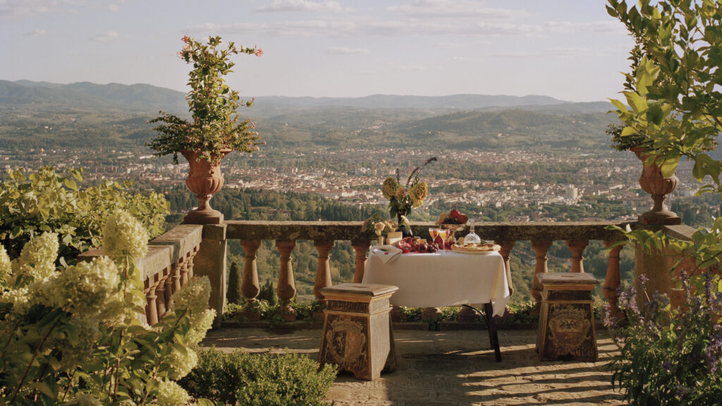 Fațada renascentistă a Villa San Michele din Fiesole, situată deasupra orașului Florența