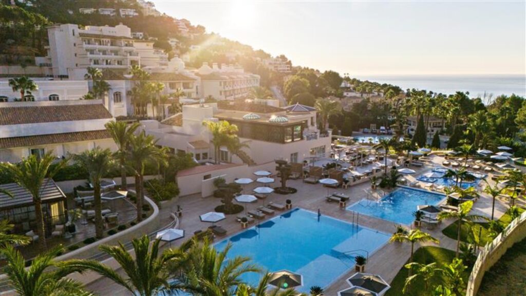 ZEM Wellness Clinic Altea — exterior view with sea-facing terraces and pools
