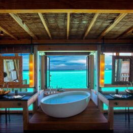Rah Gili Maldive: Un sanctuar al longevității conștiente și al șoaptelor delfinilor